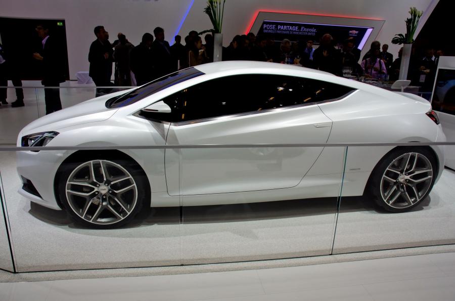 Chevrolet Tru 140S Concept 2012 года  (фото 10 из 25)